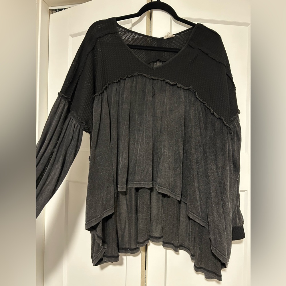 POL black long sleeve textured top with waffle knit.